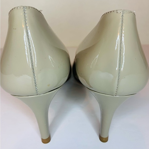 L. K. Bennett Patent Leather Neutral Round Toe 3” Pump ERU SZ 40 US SZ 9! - Picture 7 of 9